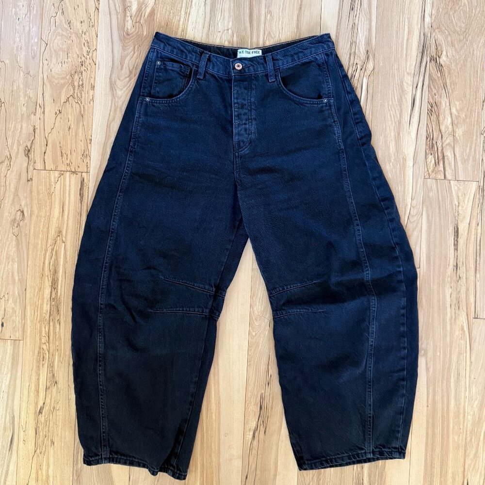 Free People Good Luck Barrel Jeans size 29 in Black, like new. We The Free.